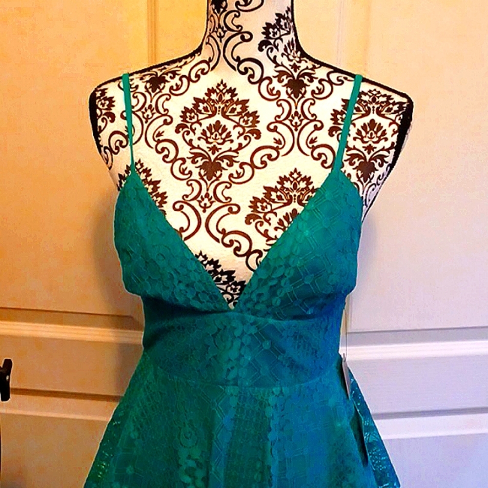 { NEW LULUS DRESS }